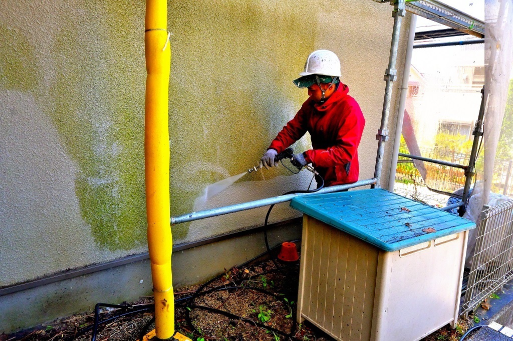 神戸市で外壁高圧洗浄