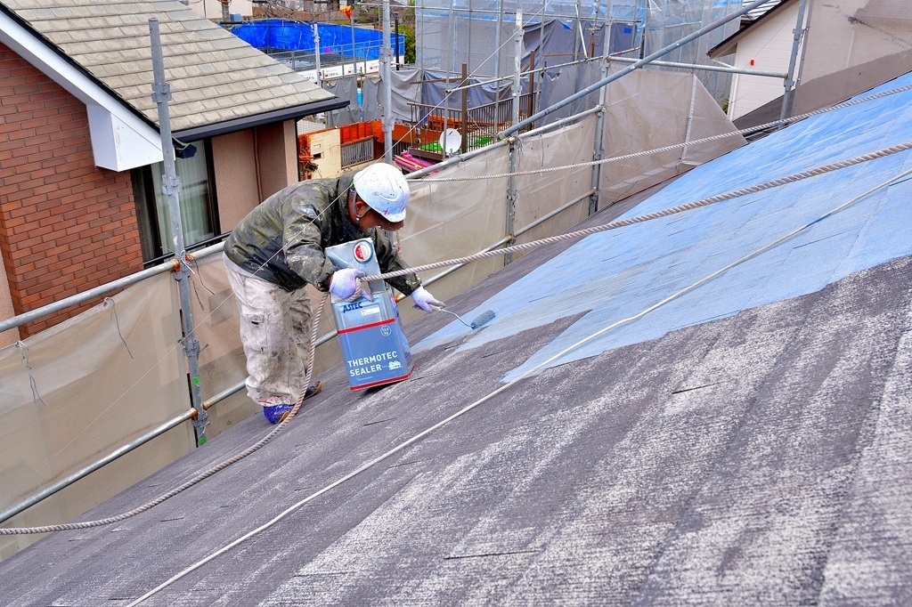 屋根シーラー塗装1回目
