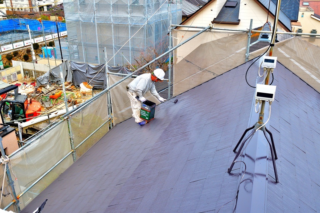 屋根上塗り